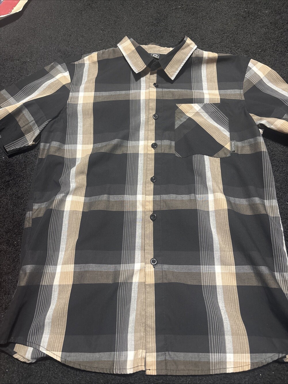 Oakley Shirt Mens M Short Sleeve Plaid Button Up Pocket Casual Outdoor Brown